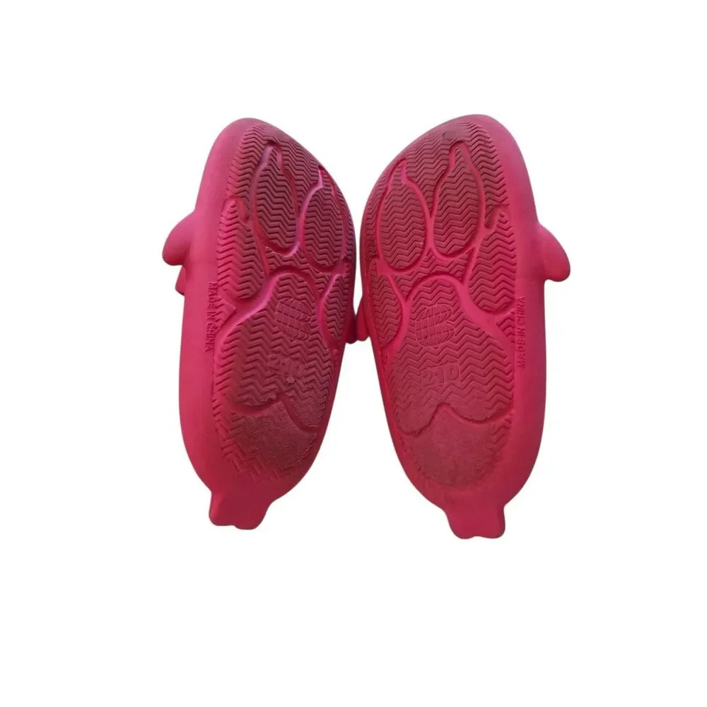 Kids Shark Face Slip-On Clogs in Bright Pink